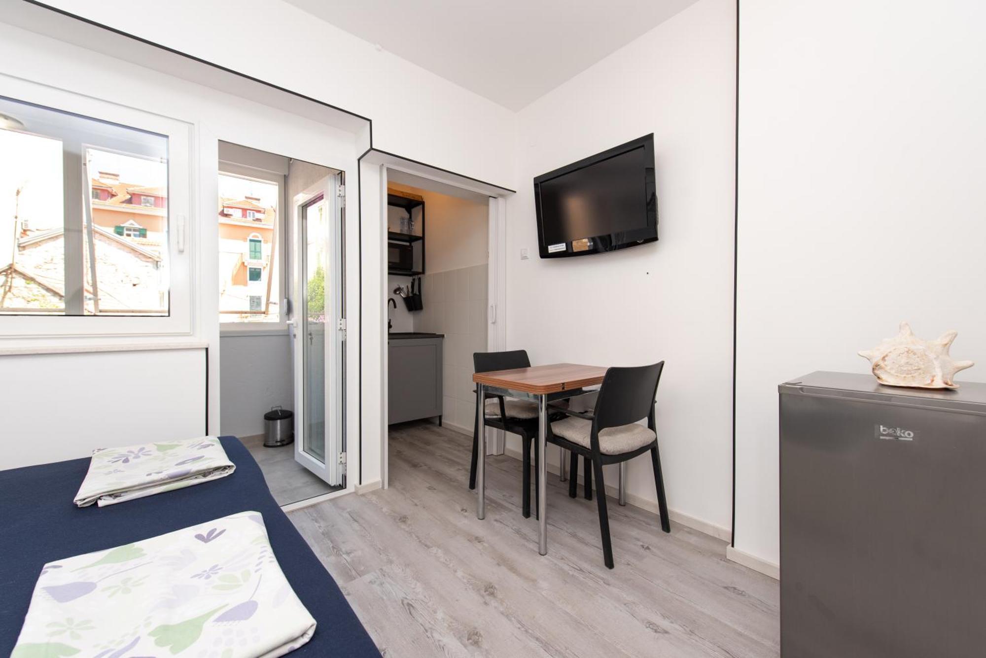 Laghanini Apartments Split Bagian luar foto